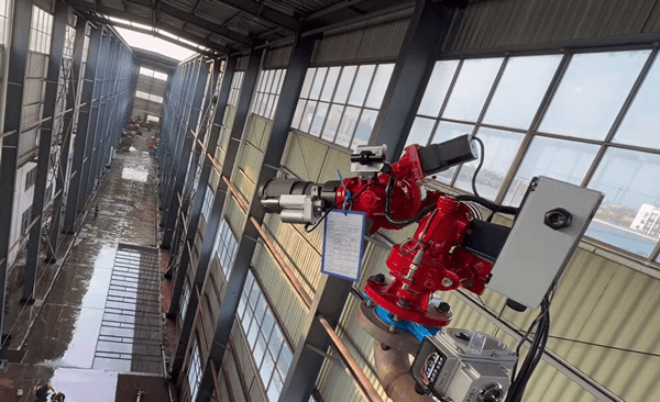 Pemantau kebakaran pelacakan otomatis kini telah dirakit sepenuhnya, diuji, dan akan segera dikirim